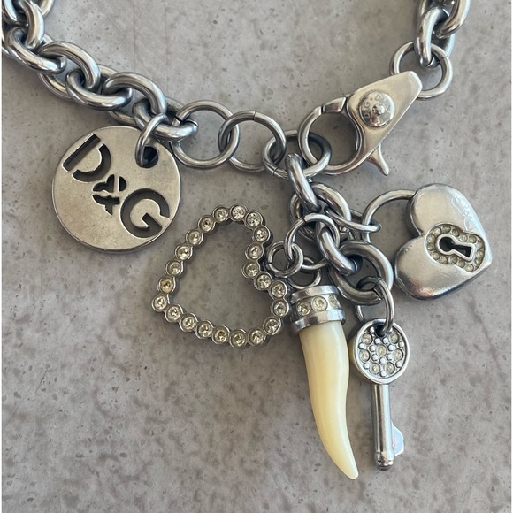 Dolce & Gabbana authentic silver tone chain charm bracelet crystal Heart Logo - Picture 9 of 9